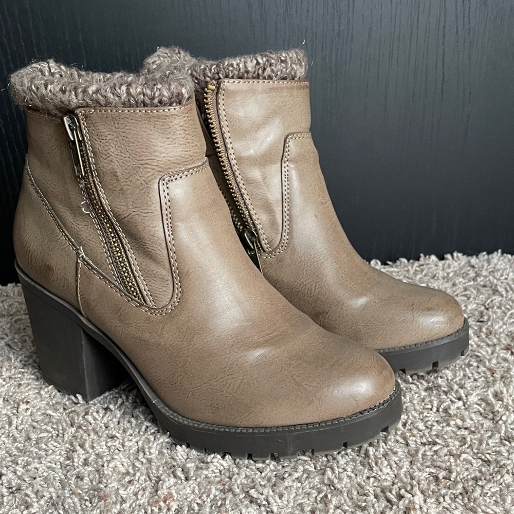 Nine West Tan Ankle Boots